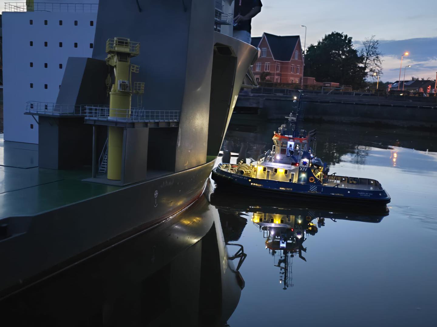 Twee schepen van onze leden